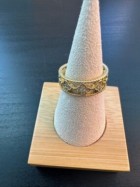 Gold Clover Pave Band Ring - Women Jewelry